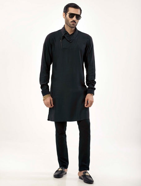 BLACK ZIP SCARF COLLAR